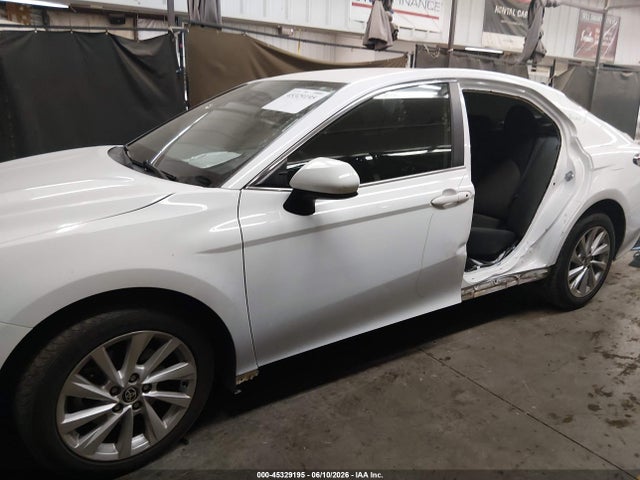 Toyota CAMRY LE 2022 4T1C11AK2NU712912 Image 15