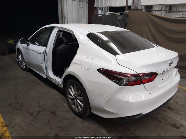 Toyota CAMRY LE 2022 4T1C11AK2NU712912 Image 3