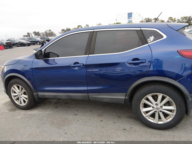 JN1BJ1CP1JW104048 Nissan Rogue Sport S