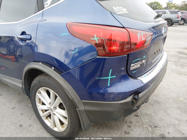 JN1BJ1CP1JW104048 Nissan Rogue Sport S