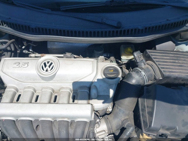 2006 Volkswagen New Beetle 2.5 მანქანა იყიდება აუქციონზე, vin: 3VWRF31Y26M306986, აუქციონის ნომერი: 45329298