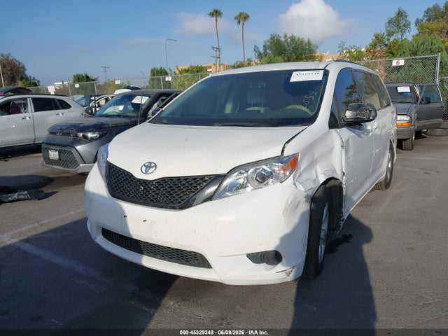 5TDKK3DC7ES492653 Toyota Sienna Le V6 8 Passenger