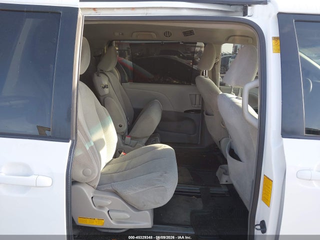 5TDKK3DC7ES492653 Toyota Sienna Le V6 8 Passenger