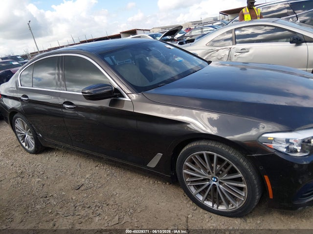 2017 Bmw 530i მანქანა იყიდება აუქციონზე, vin: WBAJA5C31HG897611, აუქციონის ნომერი: 45329371