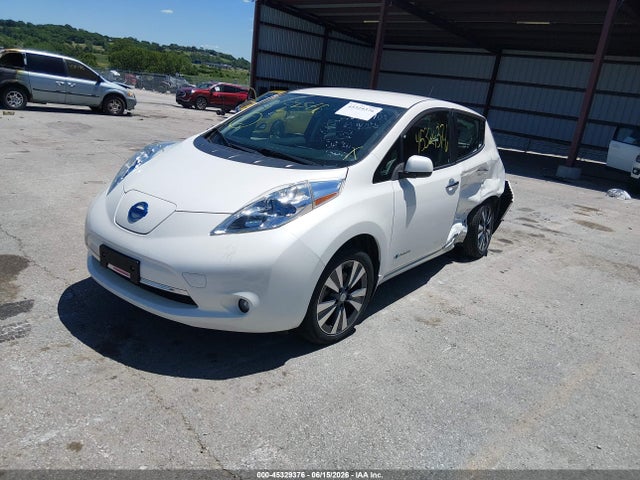 Nissan LEAF SV 2015 1N4AZ0CP0FC328826 Image 2
