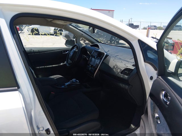 Nissan LEAF SV 2015 1N4AZ0CP0FC328826 Image 5