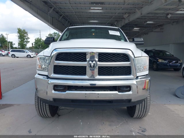45329379 :رقم المزاد ، 3C6UR5HL5FG617988 vin ، 2015 Ram 2500 Tradesman مزاد بيع