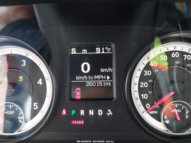 45329379 :رقم المزاد ، 3C6UR5HL5FG617988 vin ، 2015 Ram 2500 Tradesman مزاد بيع