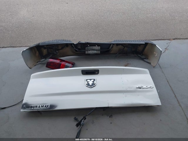 45329379 :رقم المزاد ، 3C6UR5HL5FG617988 vin ، 2015 Ram 2500 Tradesman مزاد بيع