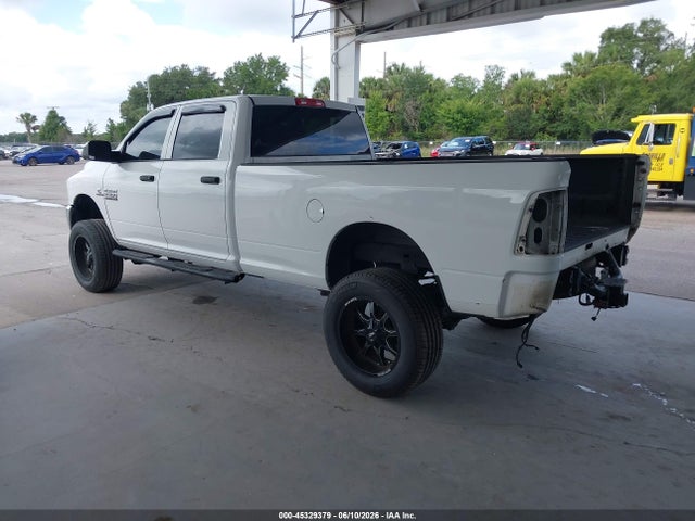 45329379 :رقم المزاد ، 3C6UR5HL5FG617988 vin ، 2015 Ram 2500 Tradesman مزاد بيع