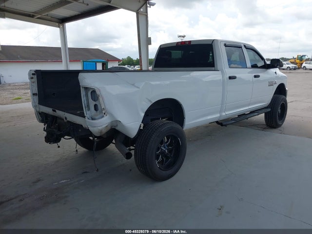 45329379 :رقم المزاد ، 3C6UR5HL5FG617988 vin ، 2015 Ram 2500 Tradesman مزاد بيع