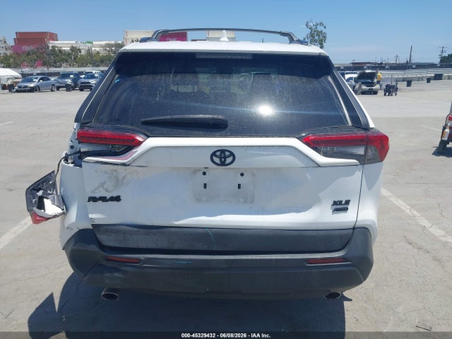 2T3P1RFV8KW005545 Toyota Rav4 Xle