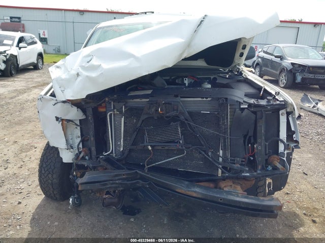 2011 Chevrolet Tahoe Commercial Fleet მანქანა იყიდება აუქციონზე, vin: 1GNSK2E0XBR270687, აუქციონის ნომერი: 45329468