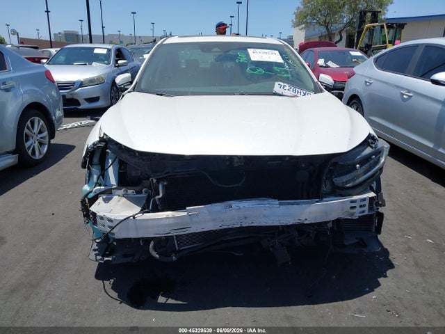 19XZE4F98KE032579 Honda Insight Touring
