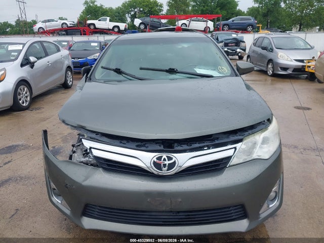 45329552 :رقم المزاد ، 4T4BF1FK5ER352417 vin ، 2014 Toyota Camry Xle مزاد بيع