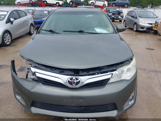 45329552 :رقم المزاد ، 4T4BF1FK5ER352417 vin ، 2014 Toyota Camry Xle مزاد بيع