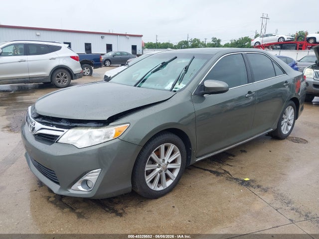 45329552 :رقم المزاد ، 4T4BF1FK5ER352417 vin ، 2014 Toyota Camry Xle مزاد بيع