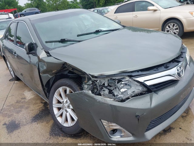 45329552 :رقم المزاد ، 4T4BF1FK5ER352417 vin ، 2014 Toyota Camry Xle مزاد بيع
