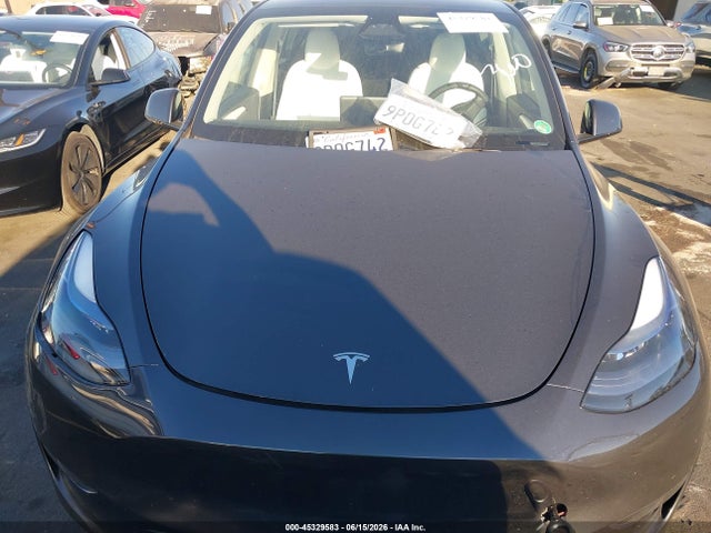45329583 :رقم المزاد ، 7SAYGDED5SF221540 vin ، 2025 Tesla Model Y Long Range Dual Motor Rear-wheel Drive مزاد بيع