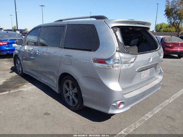 5TDXK3DC6FS657647 Toyota Sienna Se 8 Passenger