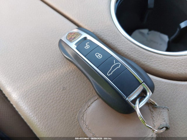 Продажа на аукционе авто 2017 Porsche Panamera 4, vin: WP0AA2A75HL100579, номер лота: 45329642