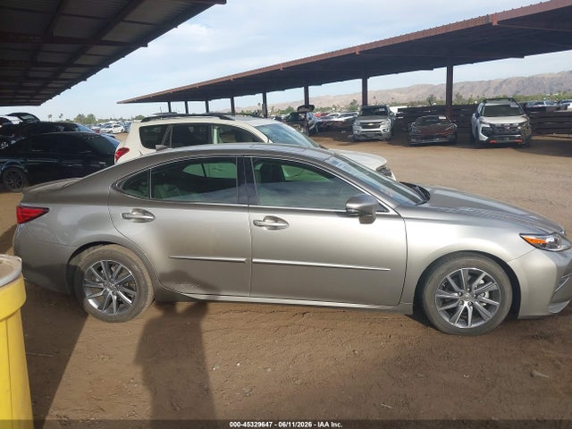 Lexus ES 300H 2018 JTHBW1GG2J2194003 Image 13