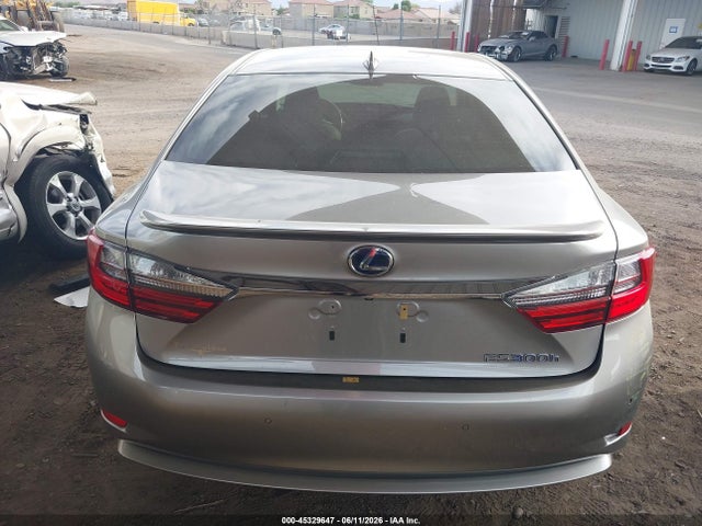 Lexus ES 300H 2018 JTHBW1GG2J2194003 Image 16