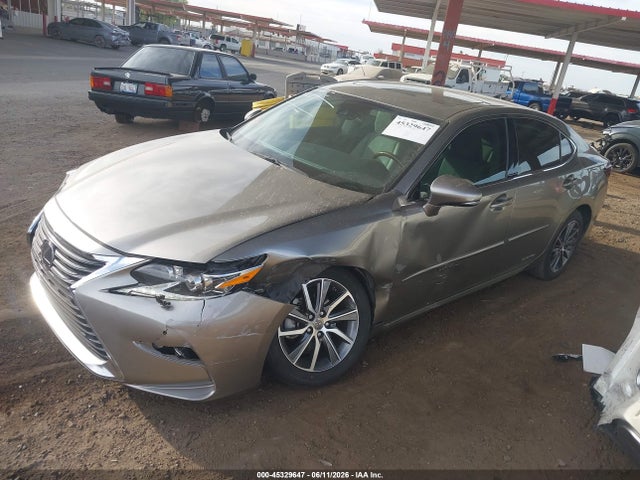 Lexus ES 300H 2018 JTHBW1GG2J2194003 Image 2