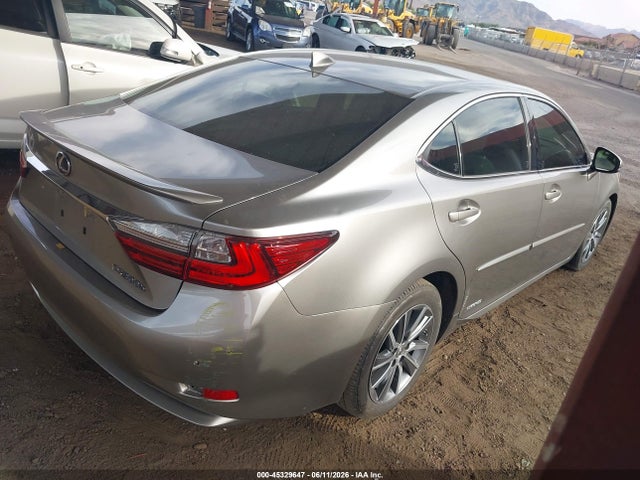 Lexus ES 300H 2018 JTHBW1GG2J2194003 Image 4