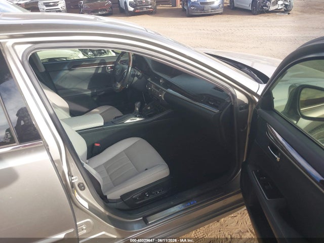 Lexus ES 300H 2018 JTHBW1GG2J2194003 Image 5