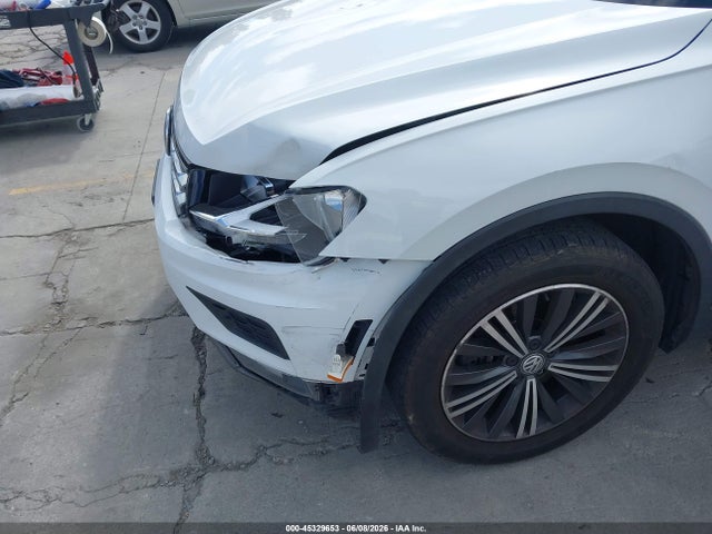 3VV3B7AX1JM015196 Volkswagen Tiguan 2.0t Se/2.0t Sel
