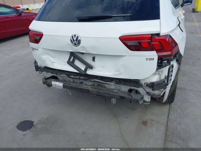 3VV3B7AX1JM015196 Volkswagen Tiguan 2.0t Se/2.0t Sel