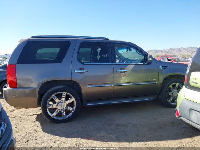 45329659 :رقم المزاد ، 1GYS4BEF9BR207551 vin ، 2011 Cadillac Escalade Luxury مزاد بيع