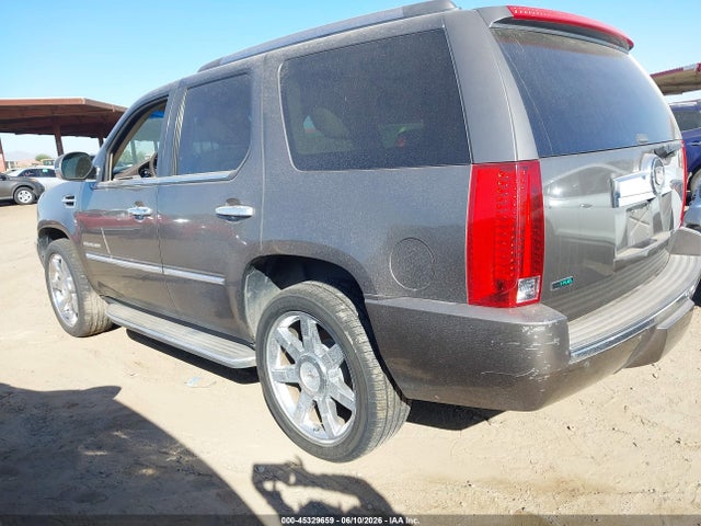 45329659 :رقم المزاد ، 1GYS4BEF9BR207551 vin ، 2011 Cadillac Escalade Luxury مزاد بيع
