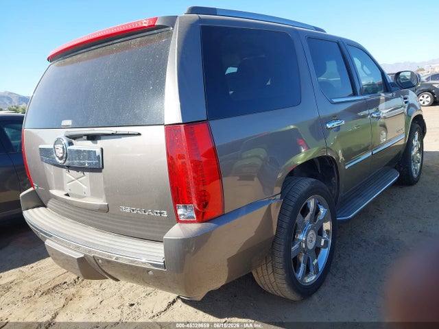 45329659 :رقم المزاد ، 1GYS4BEF9BR207551 vin ، 2011 Cadillac Escalade Luxury مزاد بيع