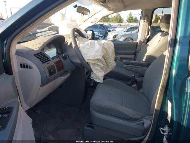 45329692 :رقم المزاد ، 2A8HR44E59R680687 vin ، 2009 Chrysler Town & Country Lx مزاد بيع