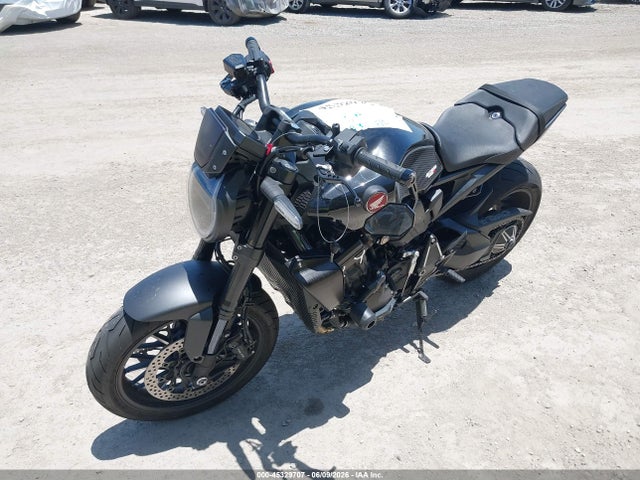 Honda CB1000 RA 2024 JH2SC8012RK600082 Image 2
