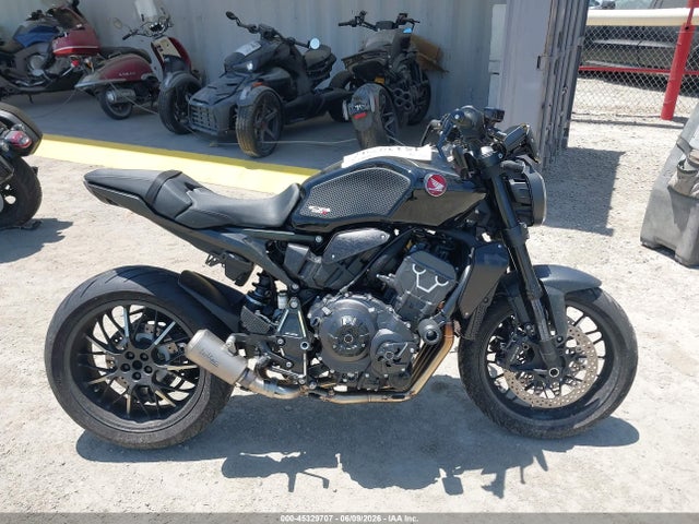 Honda CB1000 RA 2024 JH2SC8012RK600082 Image 12