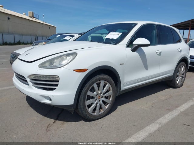 Porsche Cayenne 2014 WP1AF2A21ELA42213 Image 2