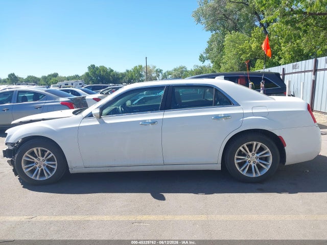 Chrysler 300C 2017 2C3CCAEG0HH570589 Image 14
