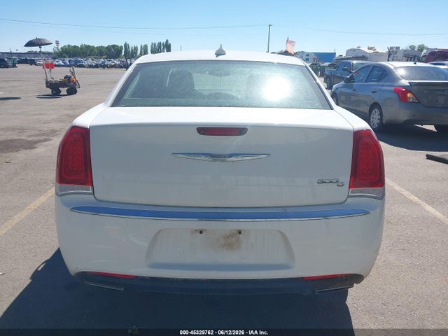 Chrysler 300C 2017 2C3CCAEG0HH570589 Image 16