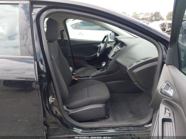1FADP3F25GL310392 Ford FOCUS SE