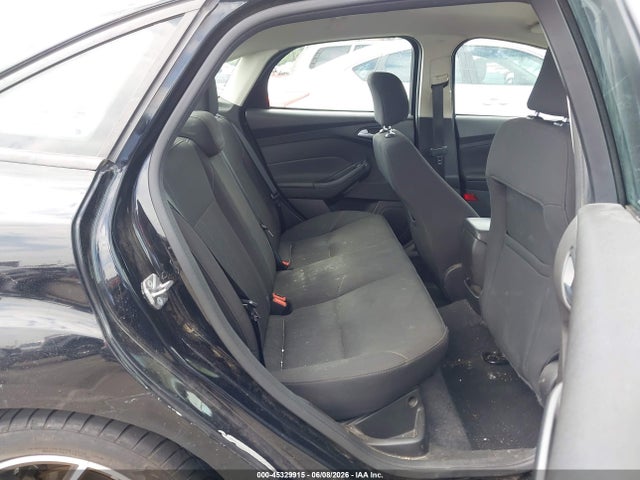 1FADP3F25GL310392 Ford FOCUS SE
