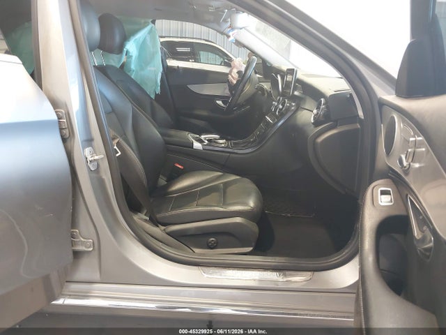 2015 Mercedes-benz C 300 4matic მანქანა იყიდება აუქციონზე, vin: 55SWF4KB4FU020856, აუქციონის ნომერი: 45329925