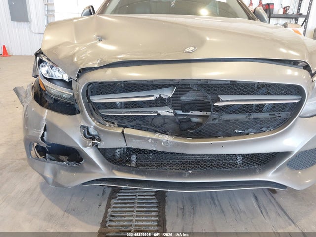 2015 Mercedes-benz C 300 4matic მანქანა იყიდება აუქციონზე, vin: 55SWF4KB4FU020856, აუქციონის ნომერი: 45329925