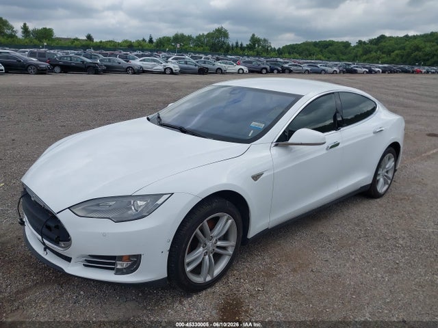 Aukcja sprzedaży 2014 Tesla Model S, vin: 5YJSA1S17EFP62123, numer aukcji: 45330005