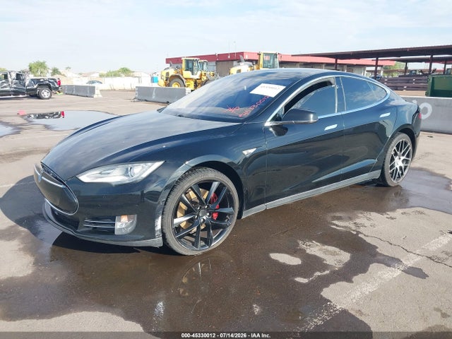 Tesla Model S P85 2014 5YJSA1H11EFP57314 Image 2