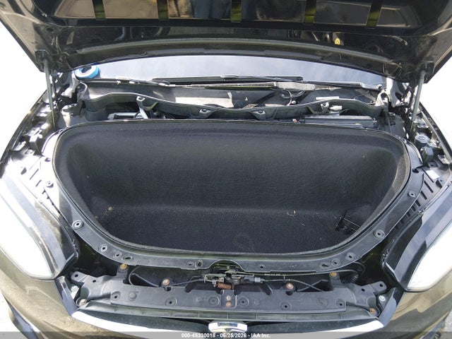 45330018 :رقم المزاد ، 5YJXCDE28JF139688 vin ، 2018 Tesla Model X مزاد بيع
