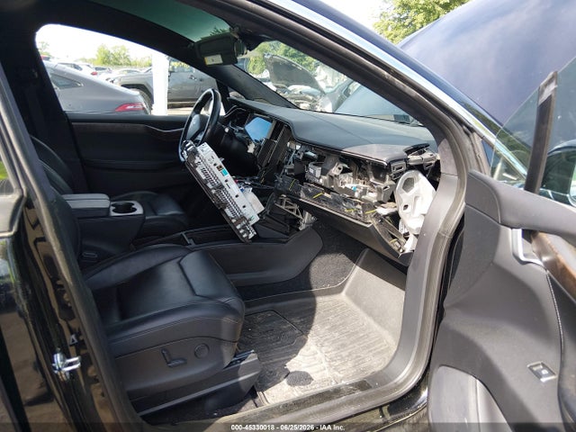 45330018 :رقم المزاد ، 5YJXCDE28JF139688 vin ، 2018 Tesla Model X مزاد بيع