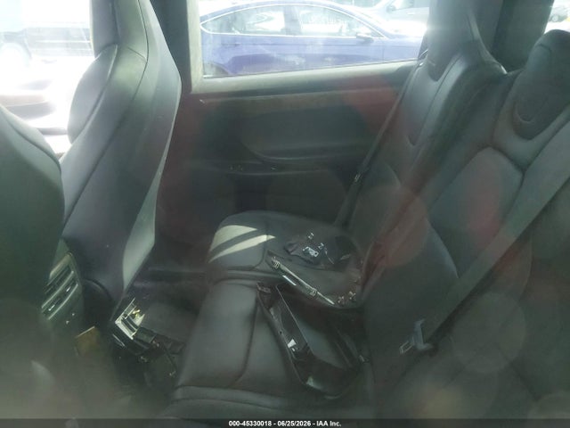 45330018 :رقم المزاد ، 5YJXCDE28JF139688 vin ، 2018 Tesla Model X مزاد بيع